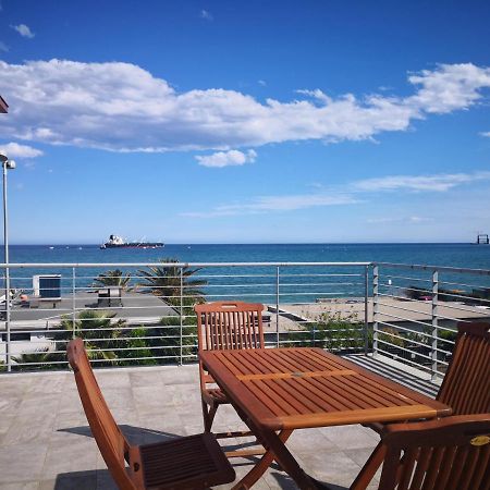 Appartamento Deluxe Con Terrazza Sul Mare Savona Exteriér fotografie