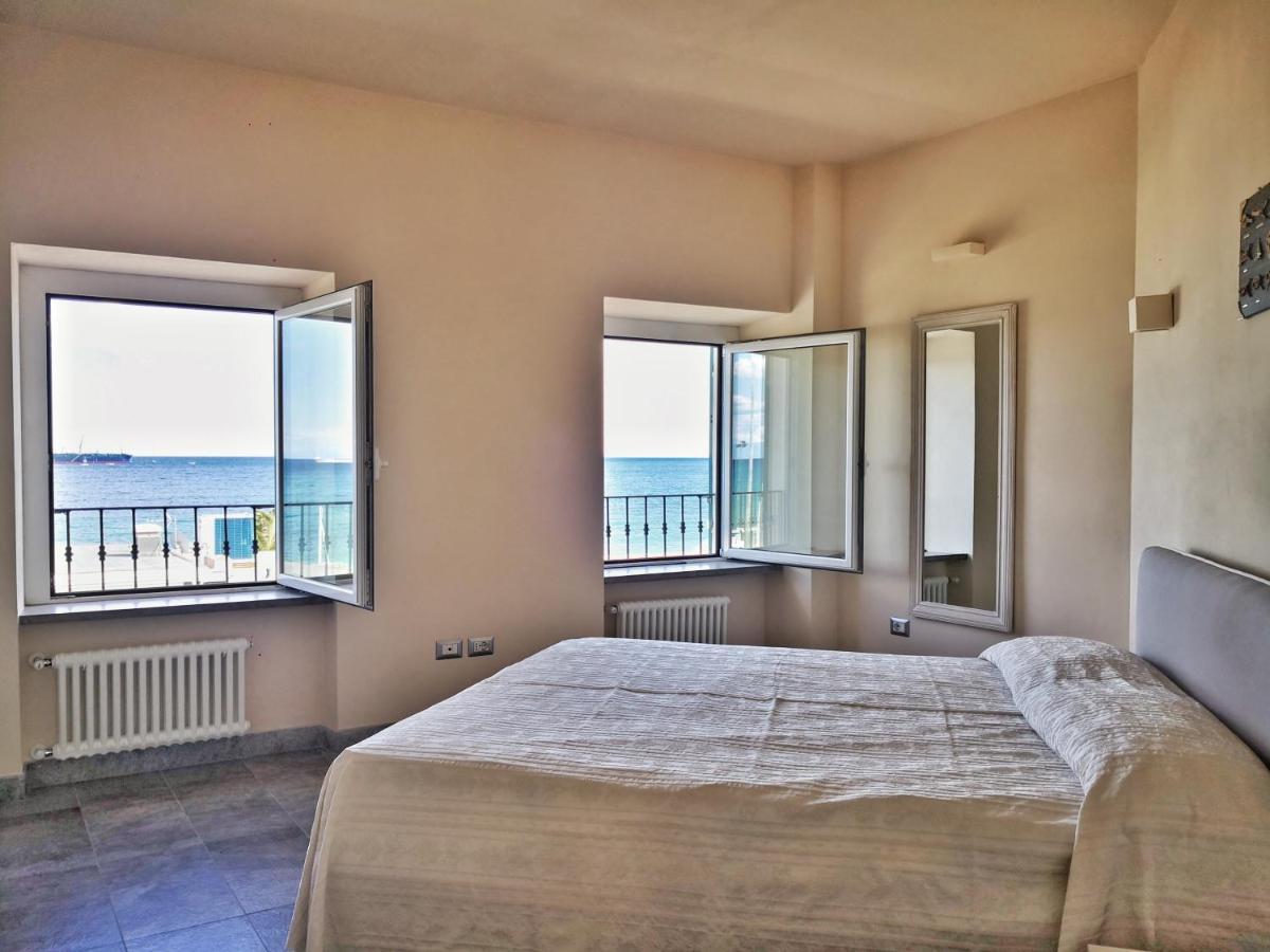 Appartamento Deluxe Con Terrazza Sul Mare Savona Exteriér fotografie