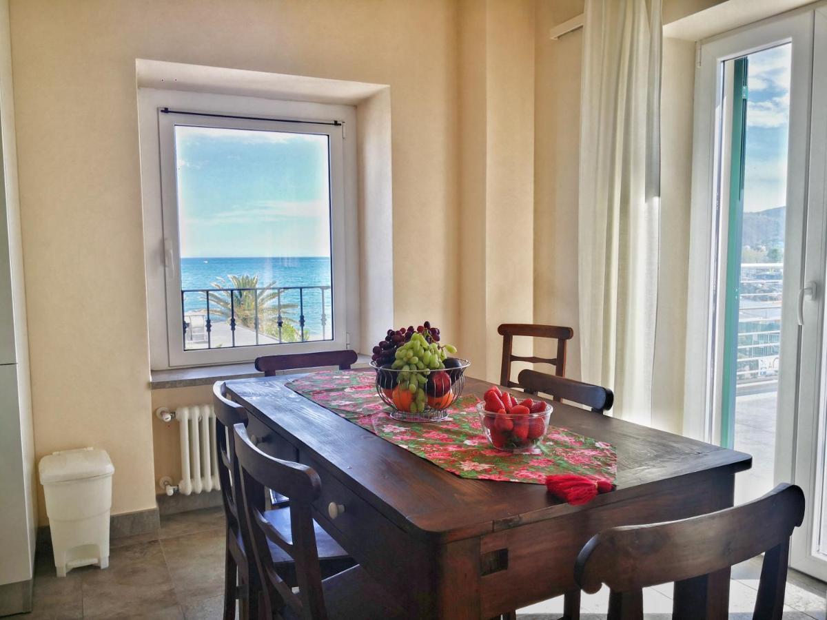 Appartamento Deluxe Con Terrazza Sul Mare Savona Exteriér fotografie