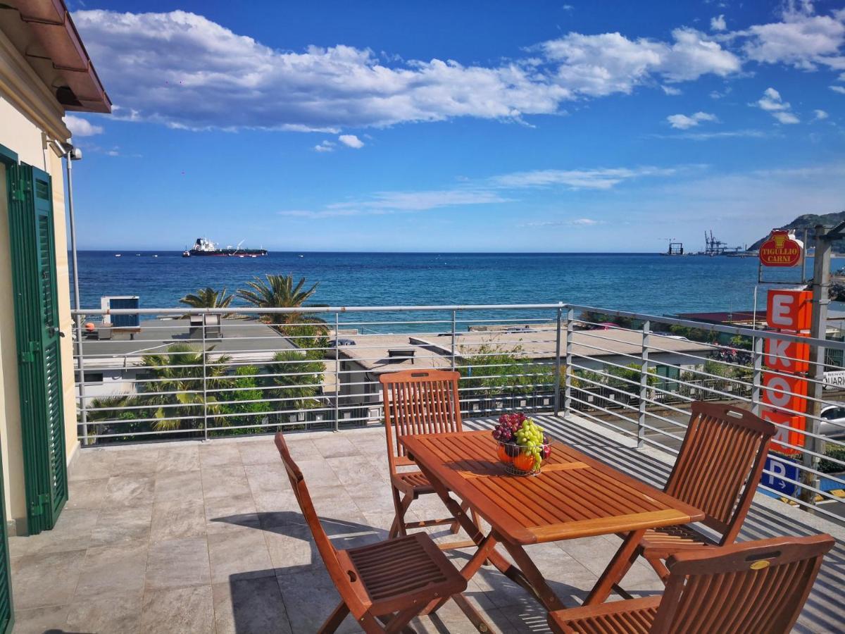 Appartamento Deluxe Con Terrazza Sul Mare Savona Exteriér fotografie