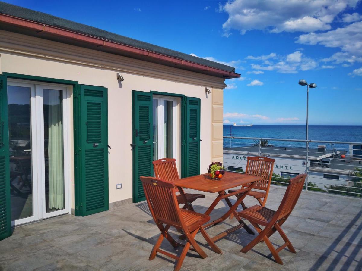 Appartamento Deluxe Con Terrazza Sul Mare Savona Exteriér fotografie
