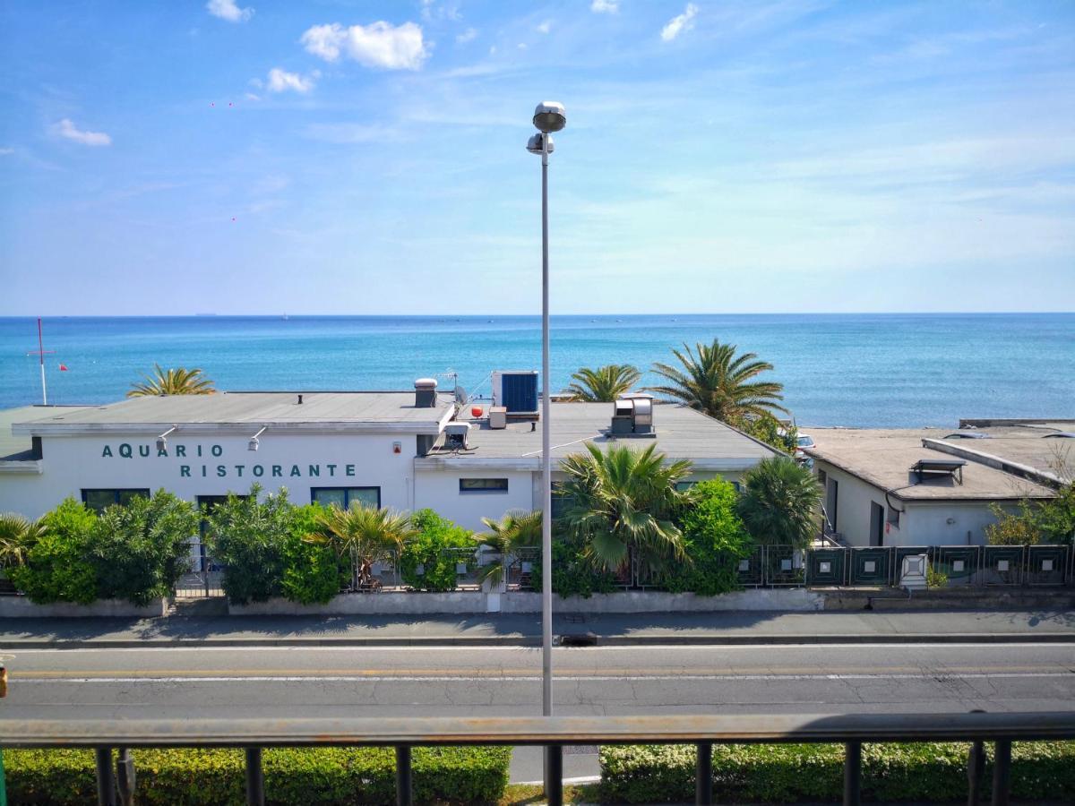 Appartamento Deluxe Con Terrazza Sul Mare Savona Exteriér fotografie